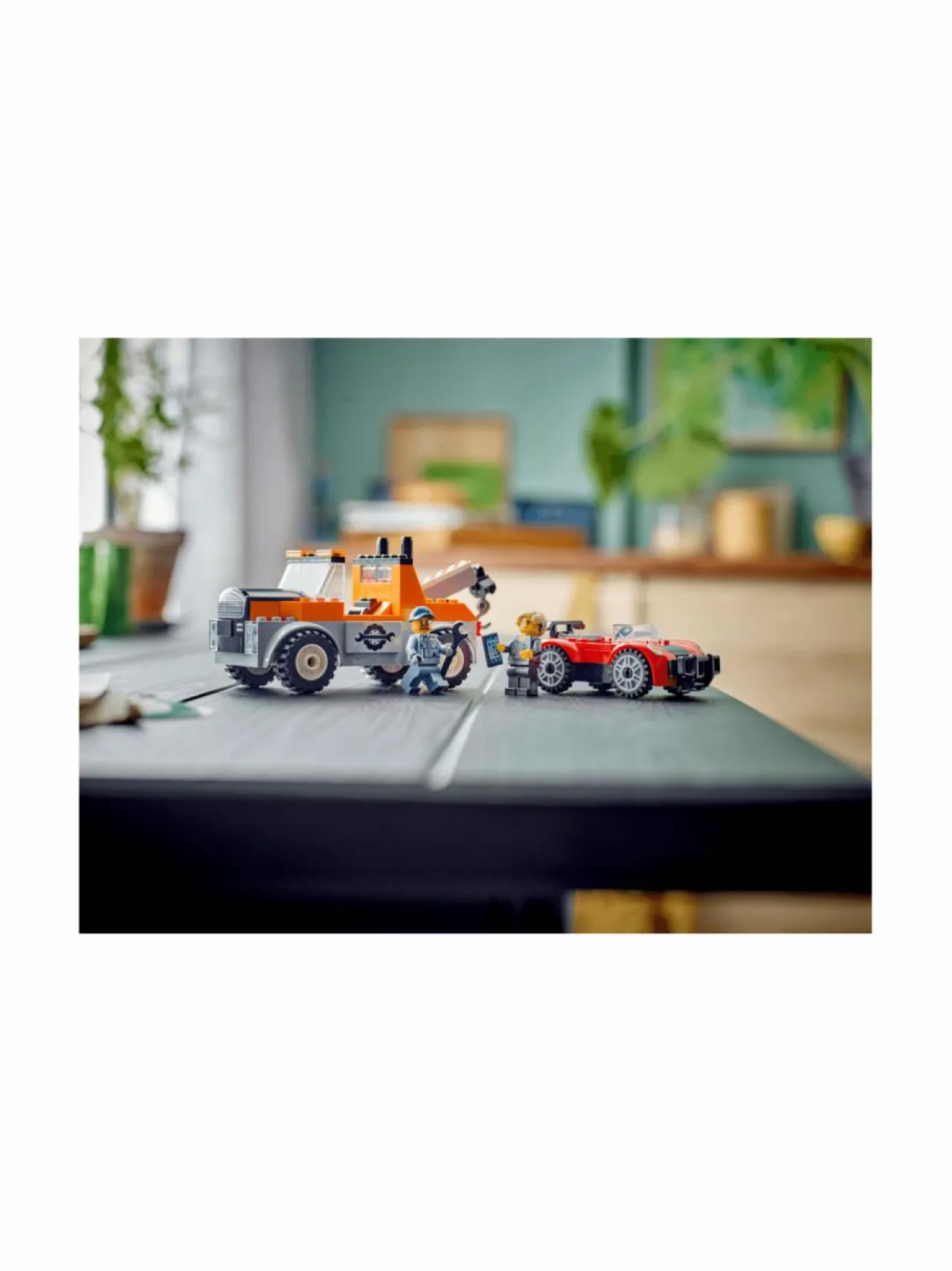 Rakennussarjat<LEGO CITY Hinausauto ja urheiluautokorjaamo 60435