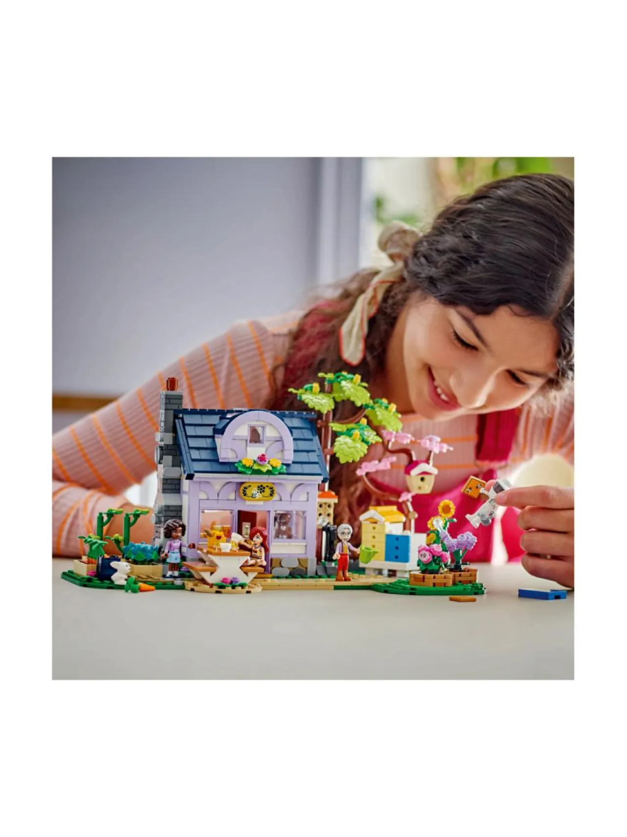 LEGO FRIENDS Mehiläishoitajien talo ja kukkiva puutarha 42669^ Rakennussarjat