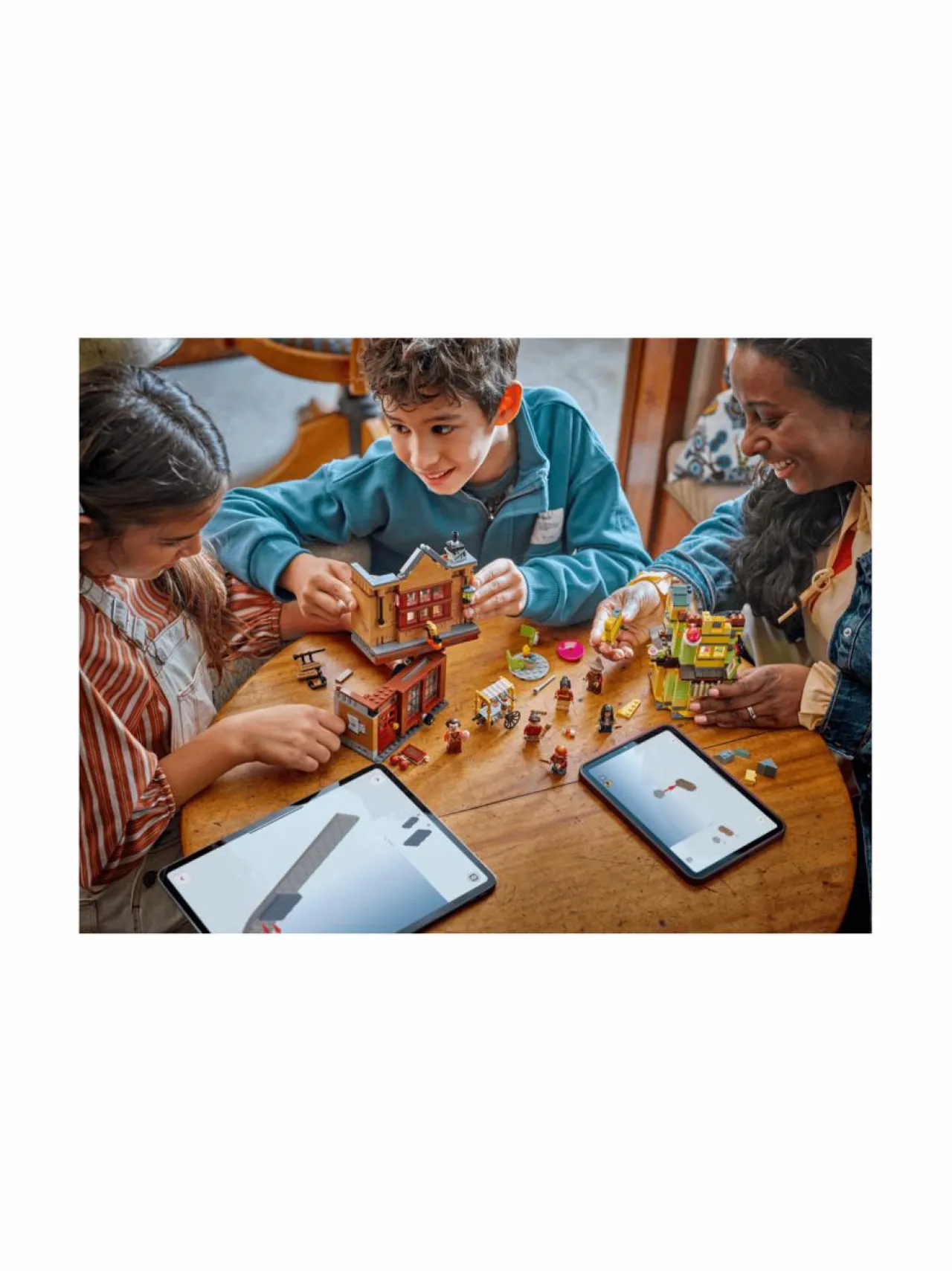 Rakennussarjat<LEGO HARRY POTTER TM Hienoja huispausvarusteita ja jäätelöbaari 76452