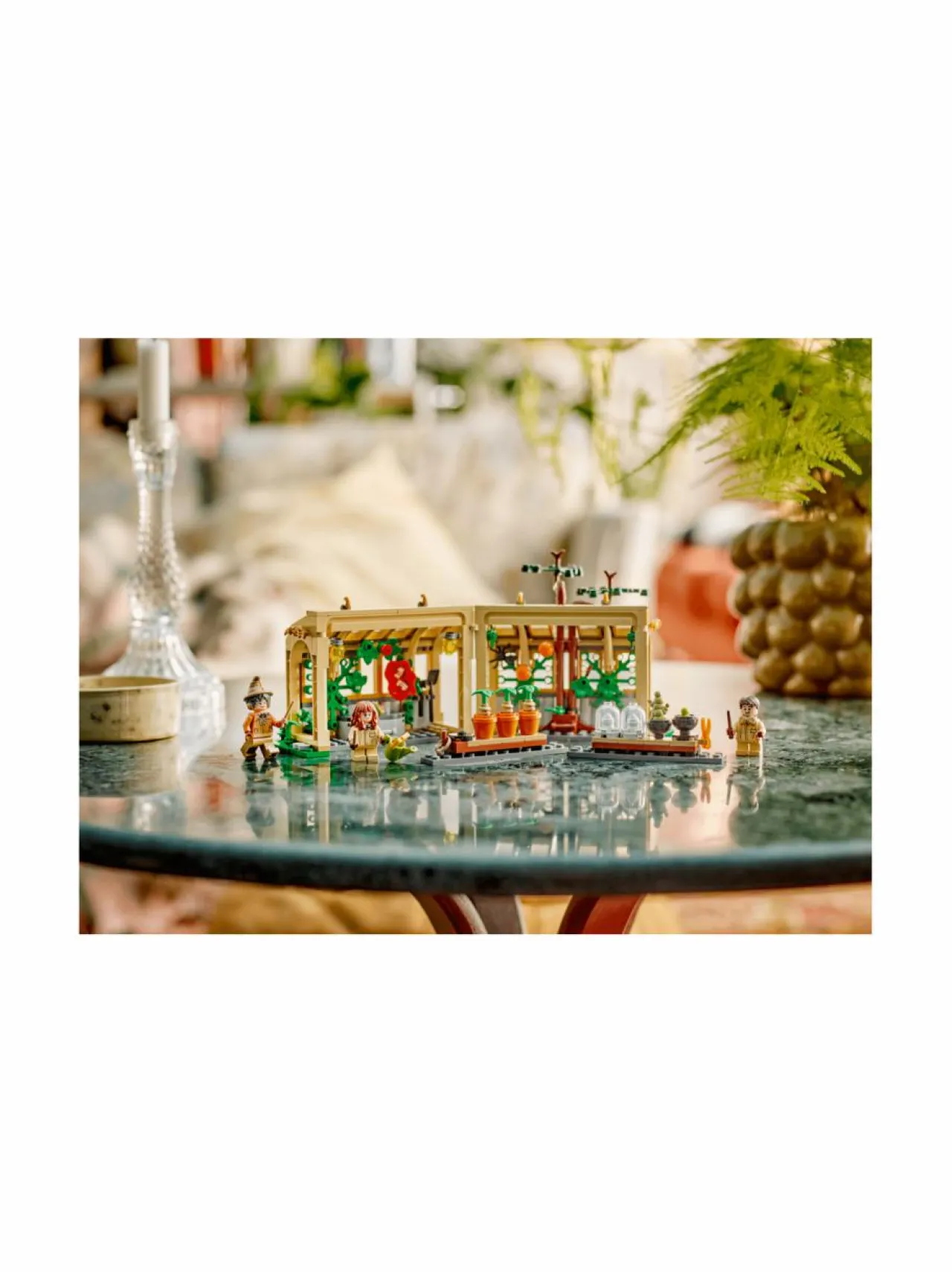 Rakennussarjat<LEGO HARRY POTTER TM Tylypahkan linna: Yrttitieto 76445