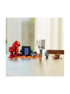 Rakennussarjat<LEGO MINECRAFT Hornaportaalin väijytys 21255