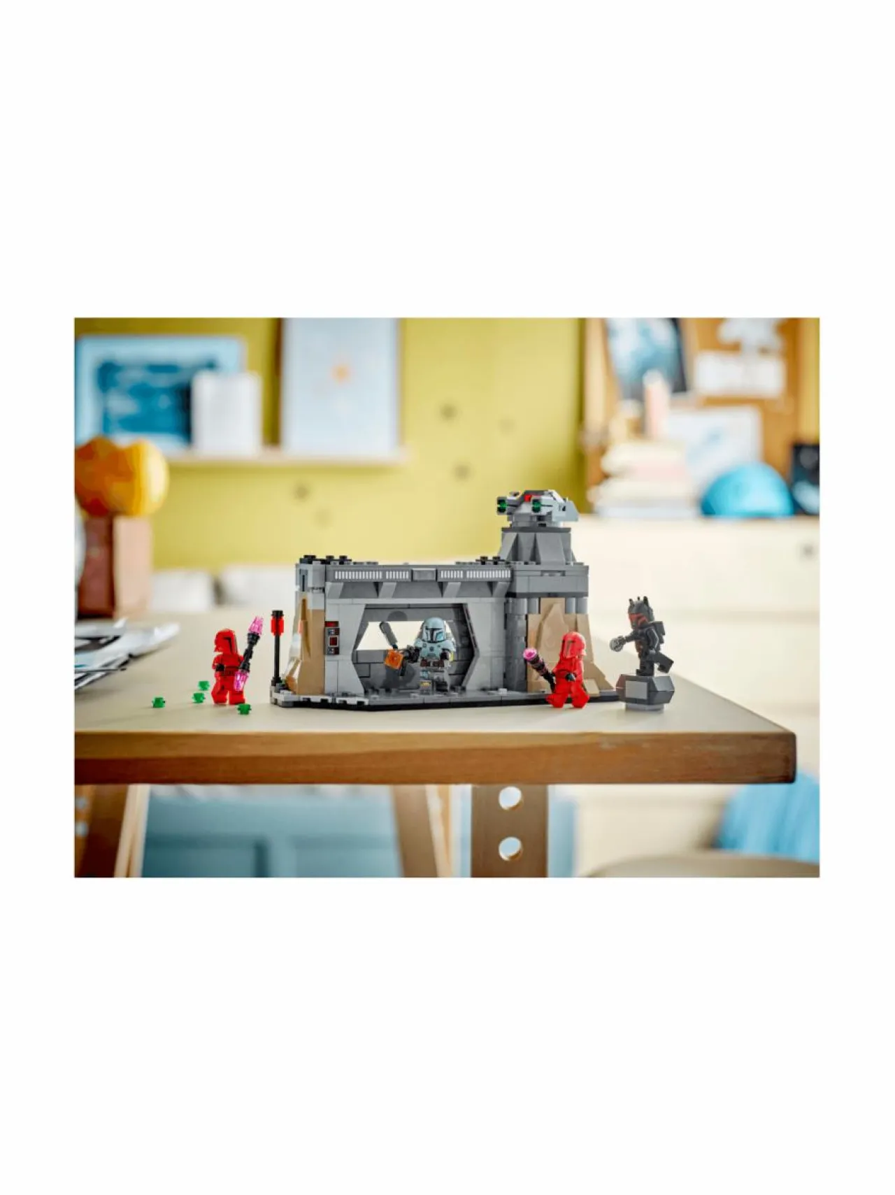 LEGO STAR WARS Paz Vizsla™ ja Moff Gideon™ taistelussa 75386^ Rakennussarjat