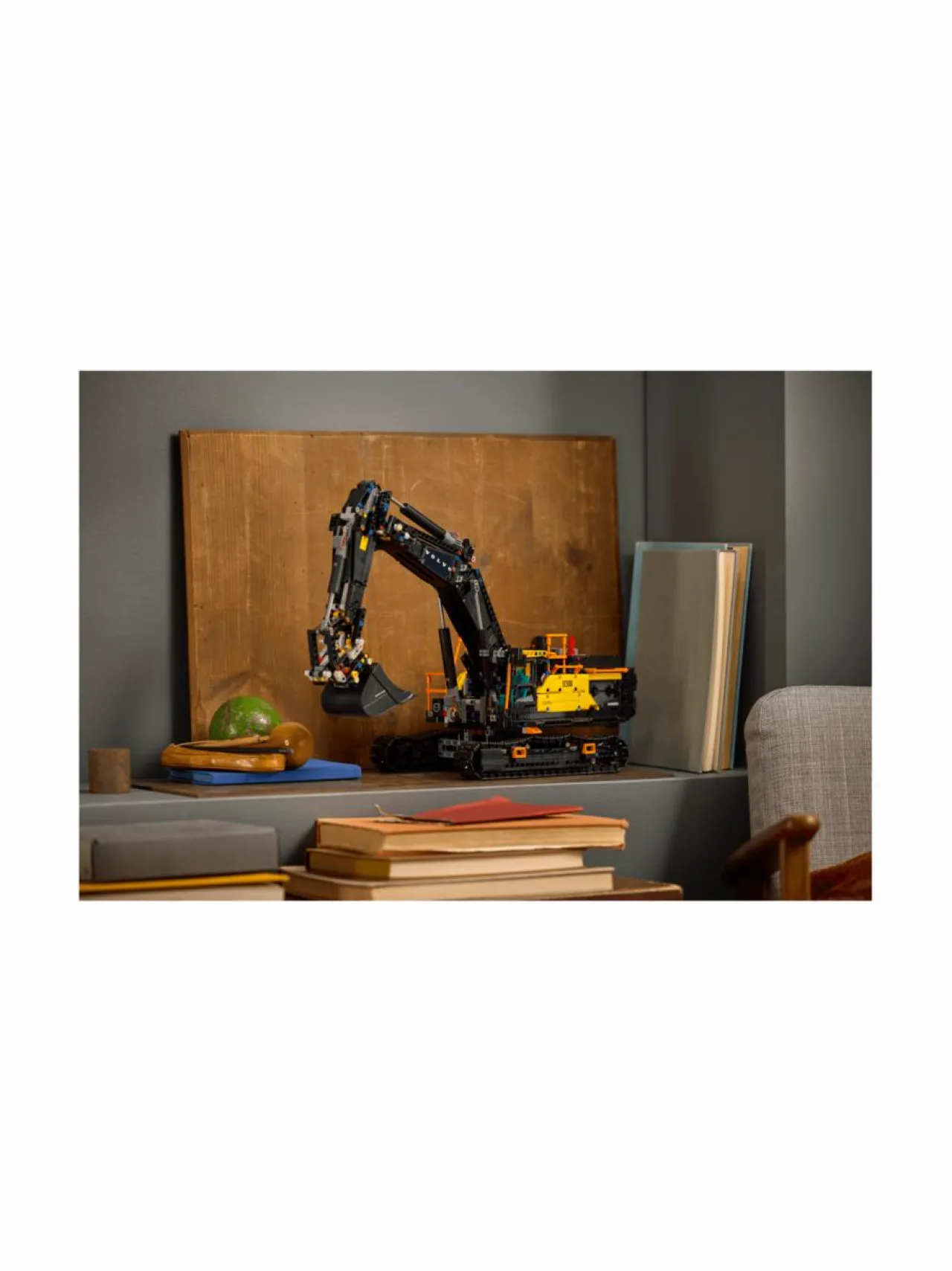 Rakennussarjat<LEGO TECHNIC Volvo EC500 Hybrid ‑kaivukone 42215