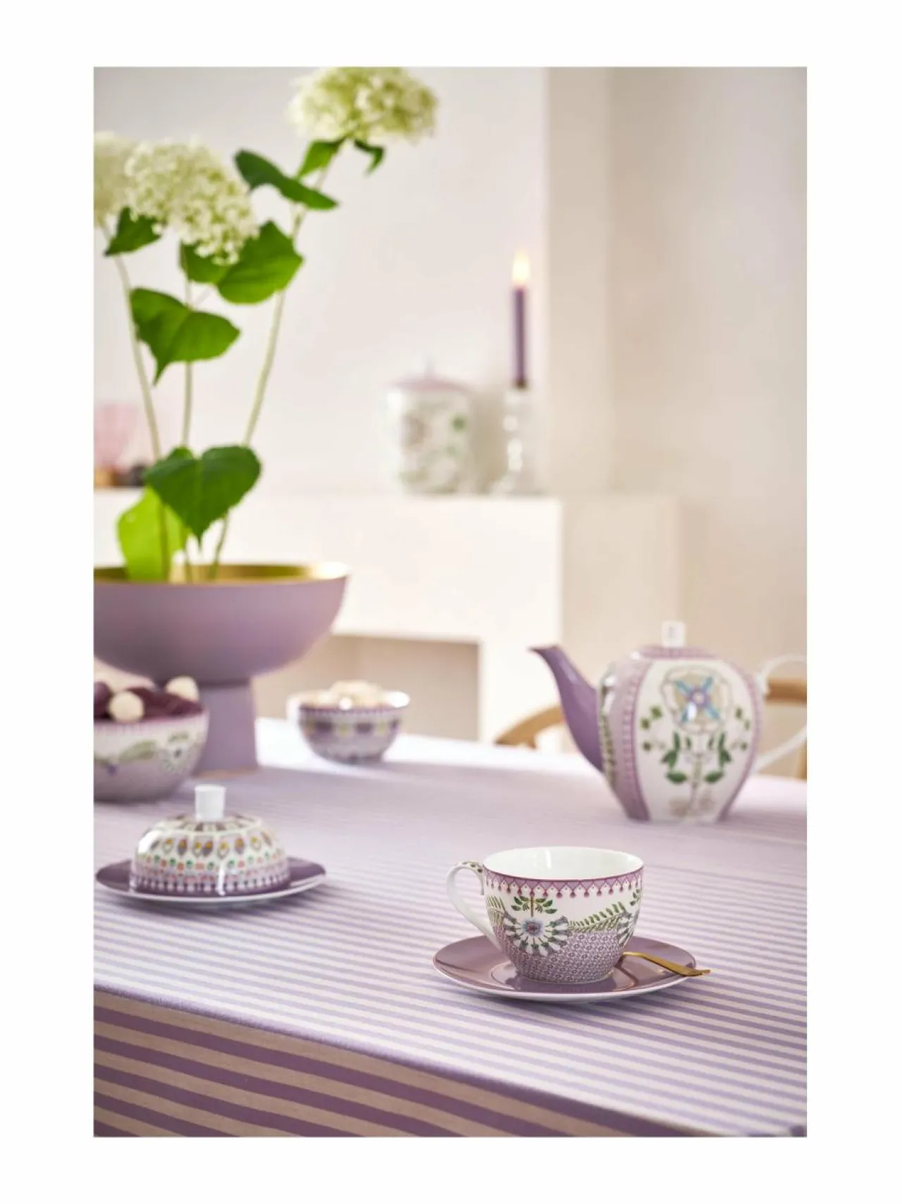 PIP Studio Lily&Lotus -kuppi ja lautanen 280 ml^ Mukit & Kupit & Asetit