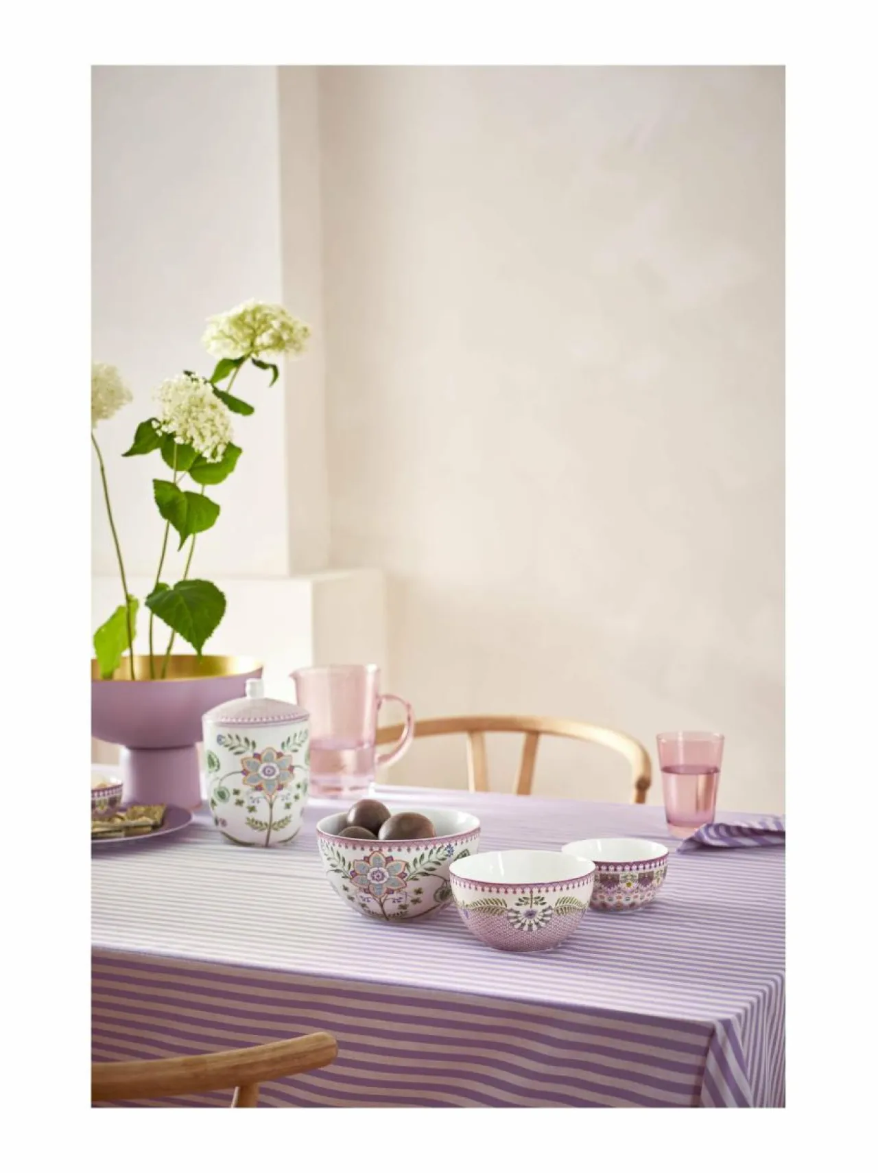 Lautaset & Kulhot<PIP Studio Lily&Lotus Tiles -posliinikulho 15 cm LILAC