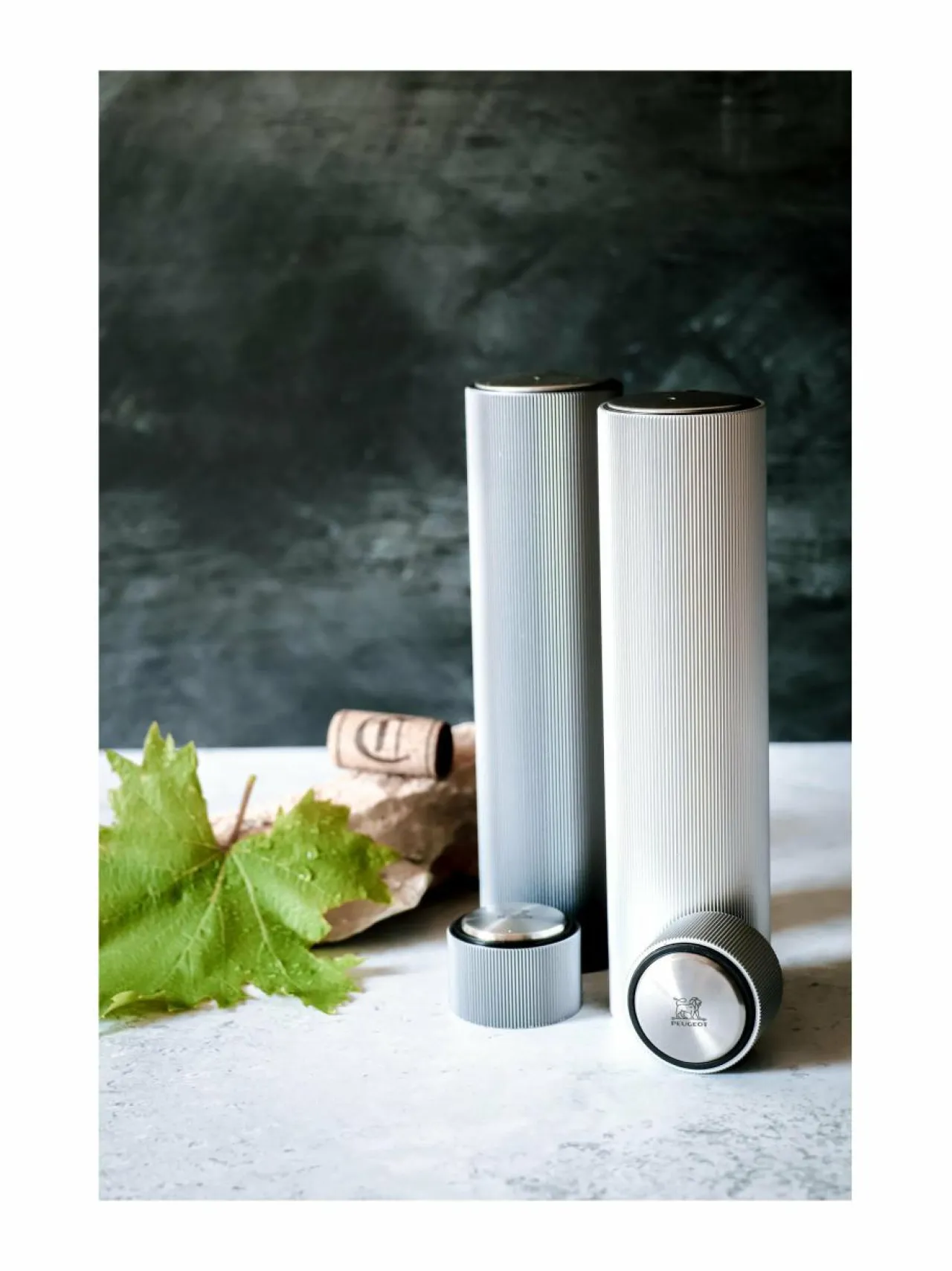 Baari- & Viinitarvikkeet<Peugeot Line Electronic Wine Bottle Opener Aluminium -elektroninen viinipullonavaaja LIGHT GREY