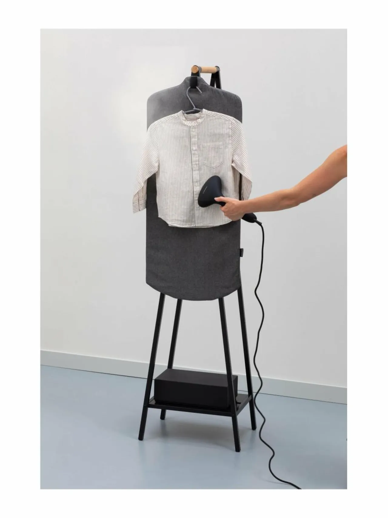Pyykkihuolto<Brabantia Linn Steam Board -höyrytyslauta PEPPER BLACK
