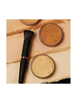Meikkaustarvikkeet<Youngblood Luxe Powder Buffing Brush -tiivis meikkivoidesivellin 1kpl