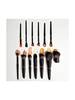 Meikkaustarvikkeet<Youngblood Luxe Powder Buffing Brush -tiivis meikkivoidesivellin 1kpl