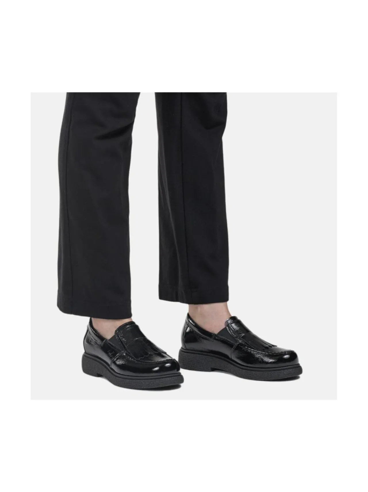Kävelykengät & Loaferit<Pomar MATARA Naisten loaferit BLACK LACK/BLACK SOLE