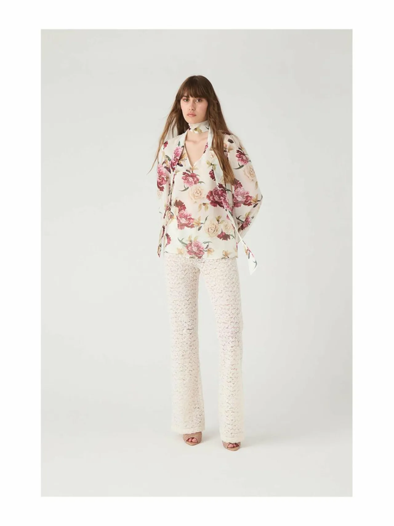 Paidat & Puserot<Ida Sjöstedt Meghan-pusero CREME RED FLORAL