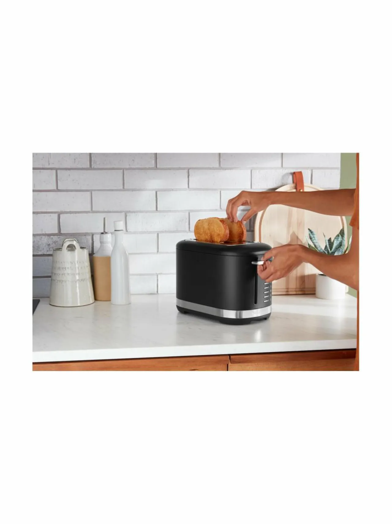 Leivänpaahtimet<KitchenAid Metal- leivänpaahdin 2 palalle CAST IRON BLACK