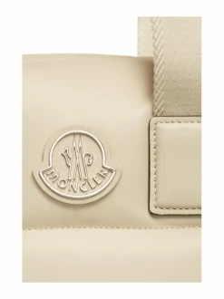 Moncler Mini Caradoc -vettähylkivä laukku, untuvatäyte^ Käsilaukut