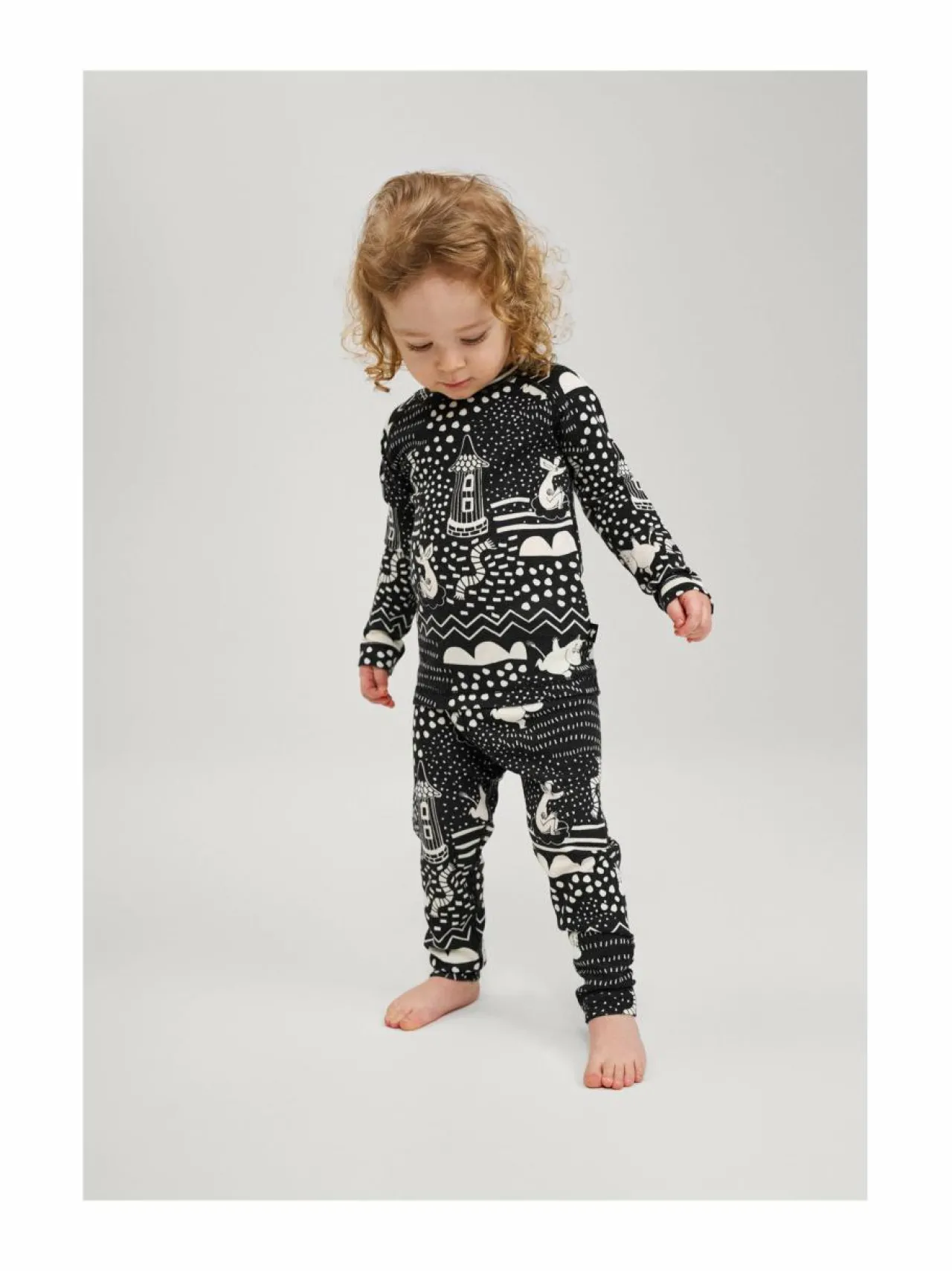 Colleget & Hupparit<Reima Moomin Trivsam -kerrasto 9995 BLACK