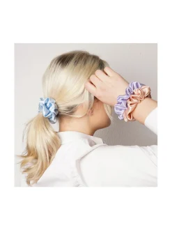 Hiustarvikkeet<Upcycle with Jing Mulberry Silk Scrunchie -hiusdonitsi - vaaleanpunainen PINK