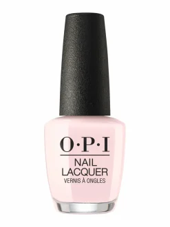 O.P.I. Nail Lacquer - Lisbon Wants Moor -kynsilakka 15 ml^ Kynnet