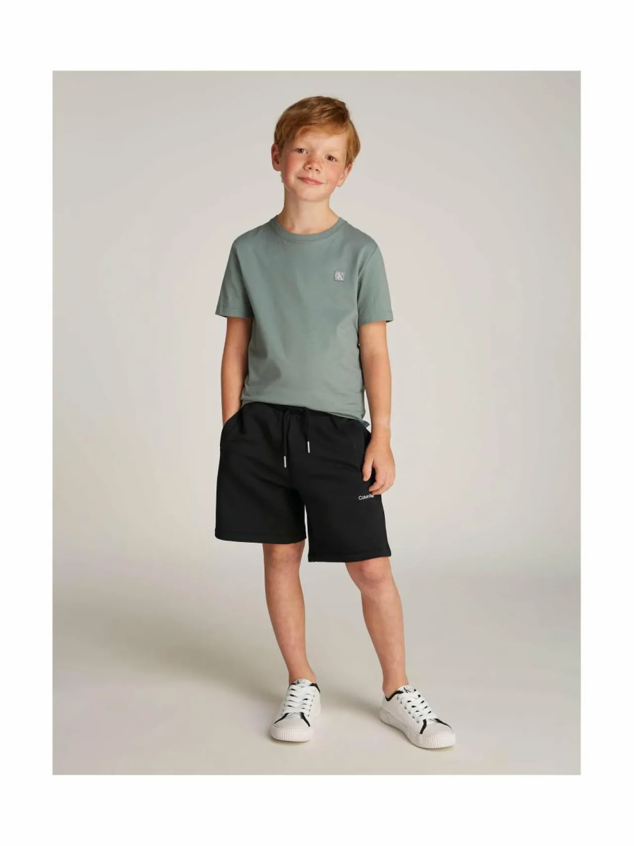 Calvin Klein Kids New Inst. Logo -collegeshortsit^ Shortsit