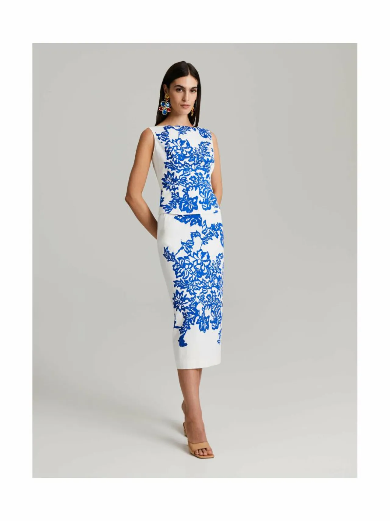 Hameet<Andiata Nita-hame FLORAL MOTIFS