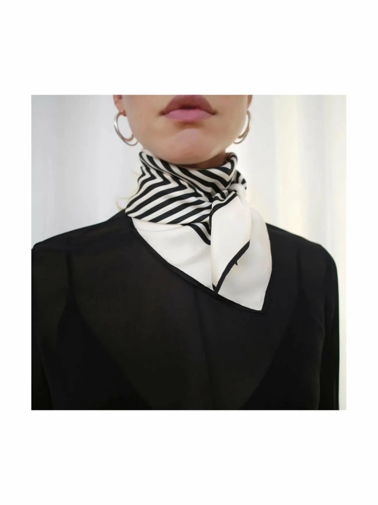 lescarf No. 1 -silkkihuivi^ Huivit & Kaulaliinat