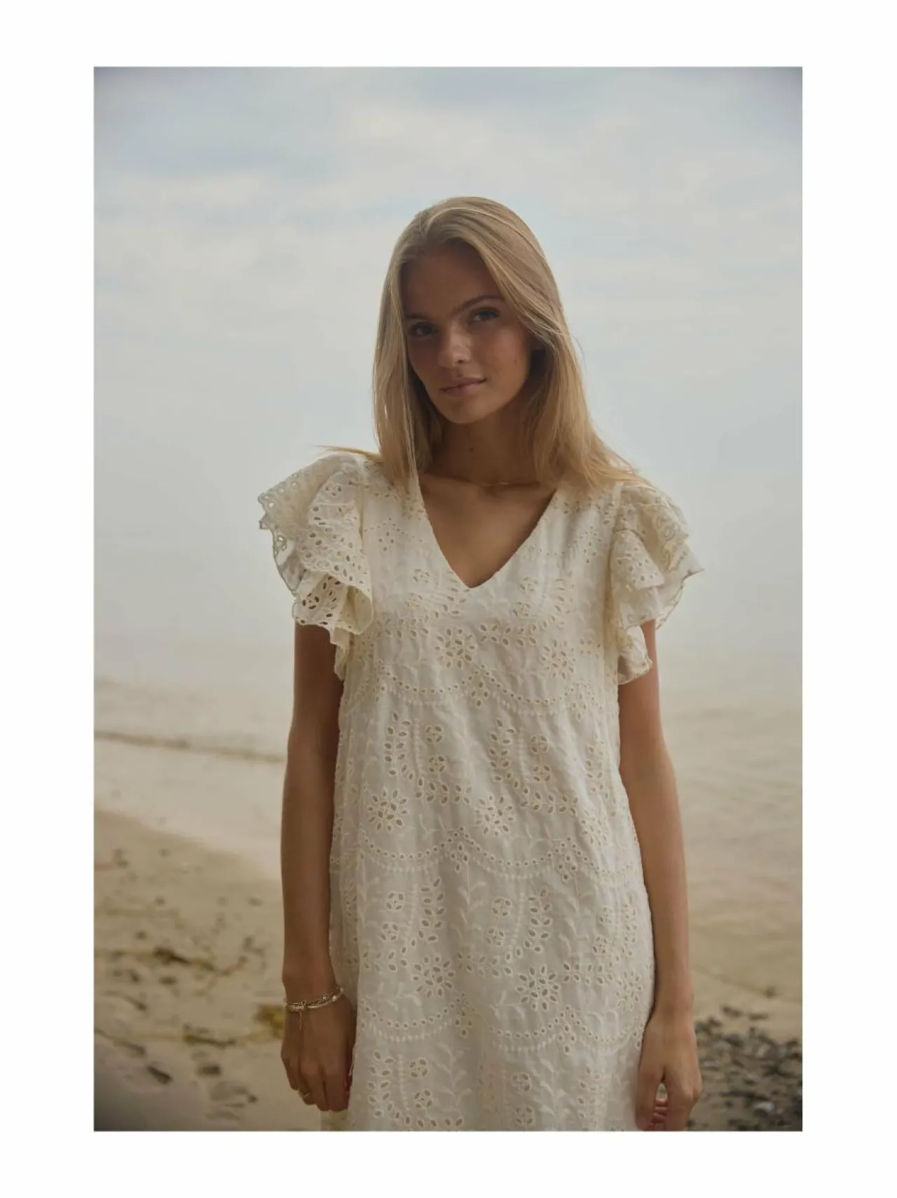 Mekot<RUE de FEMME Nyssa-mekko 02 OFFWHITE