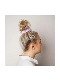 Hiustarvikkeet<Upcycle with Jing Oversized Pillow Scrunchie -hiusdonitsi - VAALEANPUNAINEN