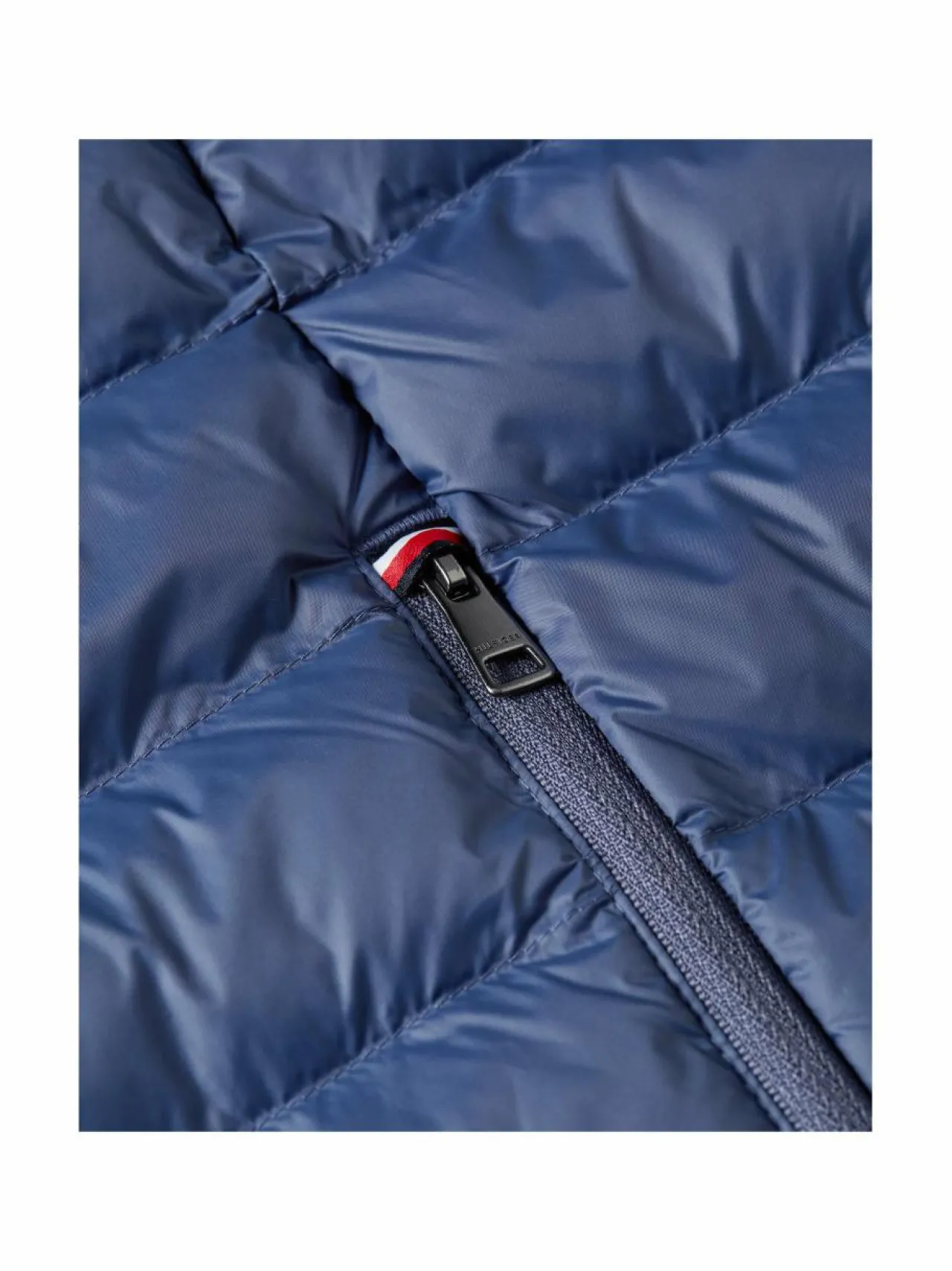 Takit<Tommy Hilfiger Pakattava kevyttoppatakki C9T FADED INDIGO
