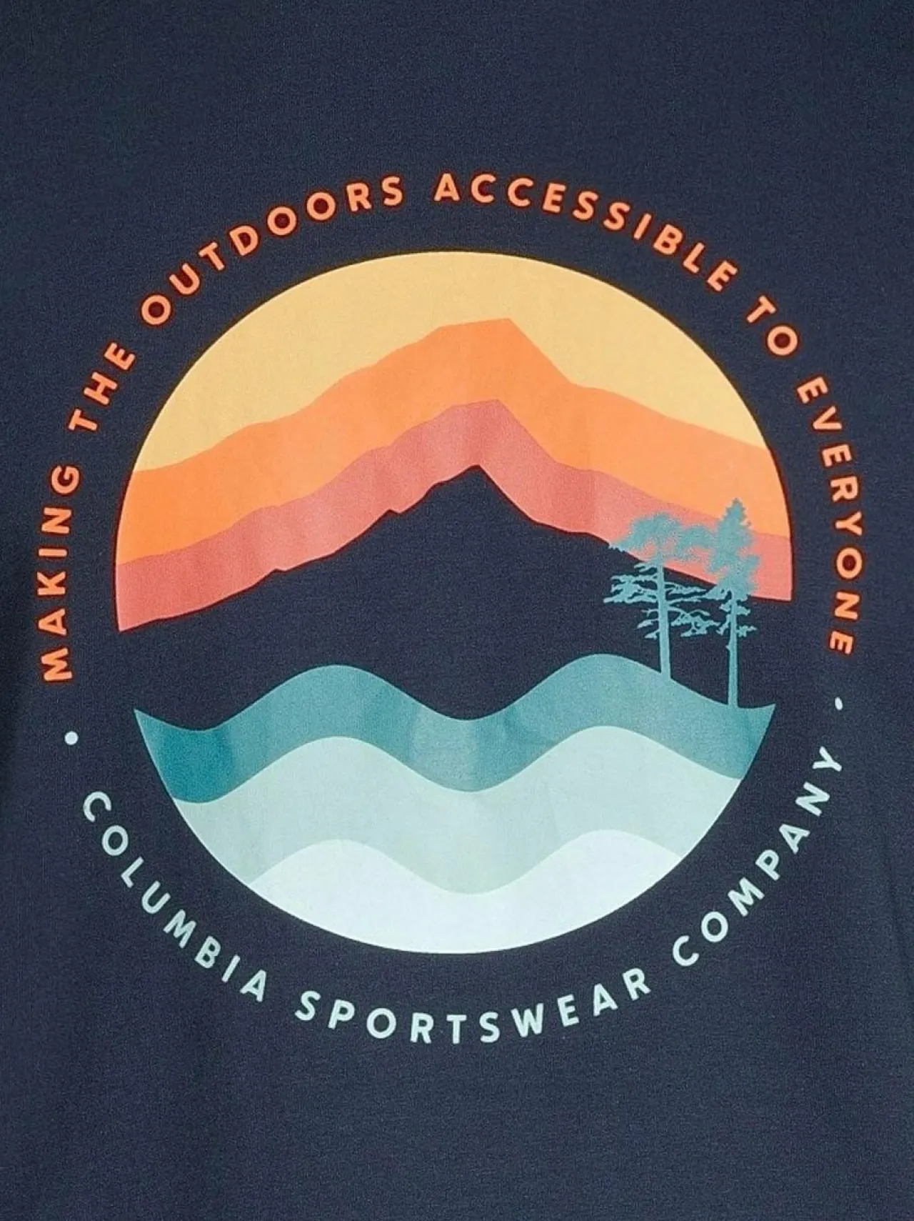 Paidat, Hupparit & Colleget<Columbia Path Lake t-paita 468 COLLEGIATE NAVY, CIRCULAR LINESCAPE