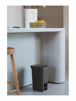 Roskakorit & -Pussit<Brabantia Pedal Bin StepUp -poljinroskakori 10 l DARK GREY