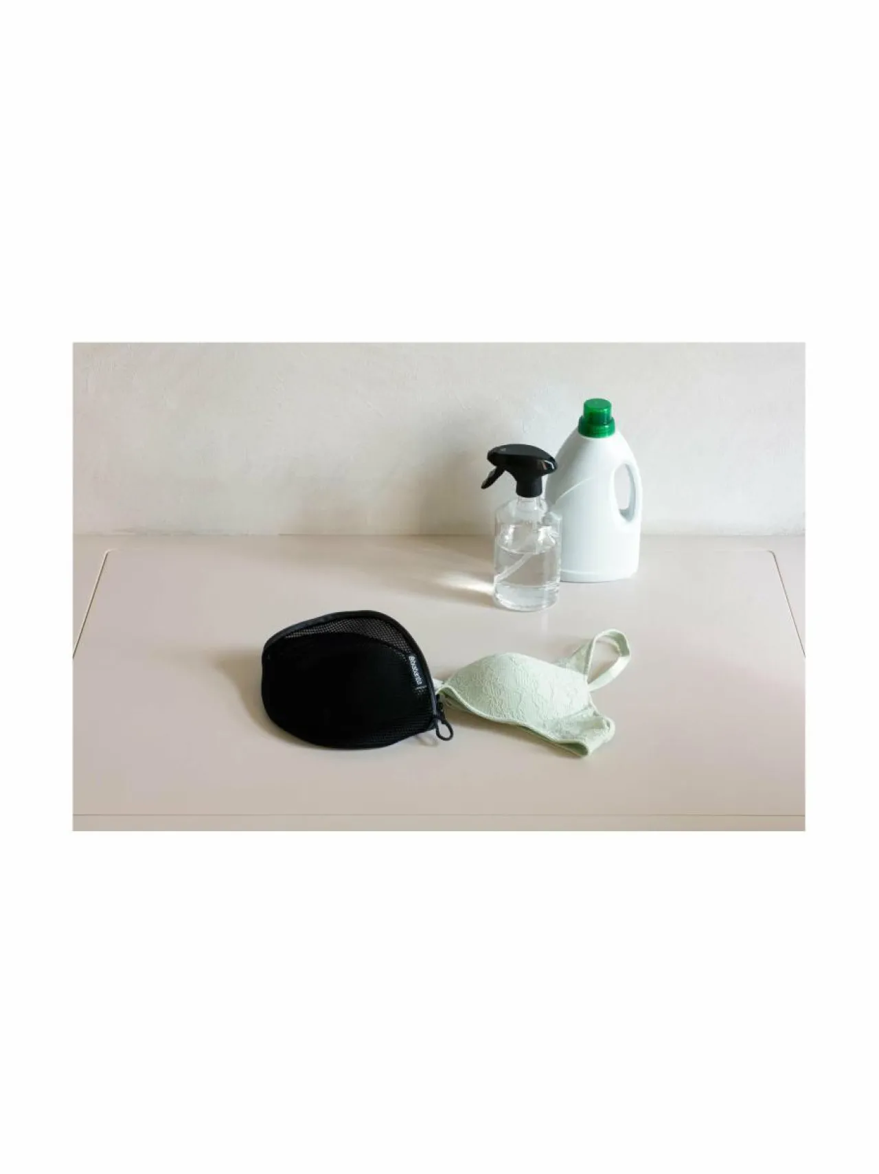 Pyykkihuolto<Brabantia Pesupussi rintaliiveille BLACK
