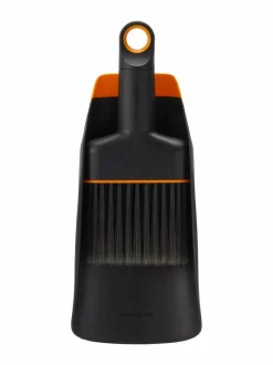 Työkalut<Fiskars Planting Set - multakauha ja harja BLACK