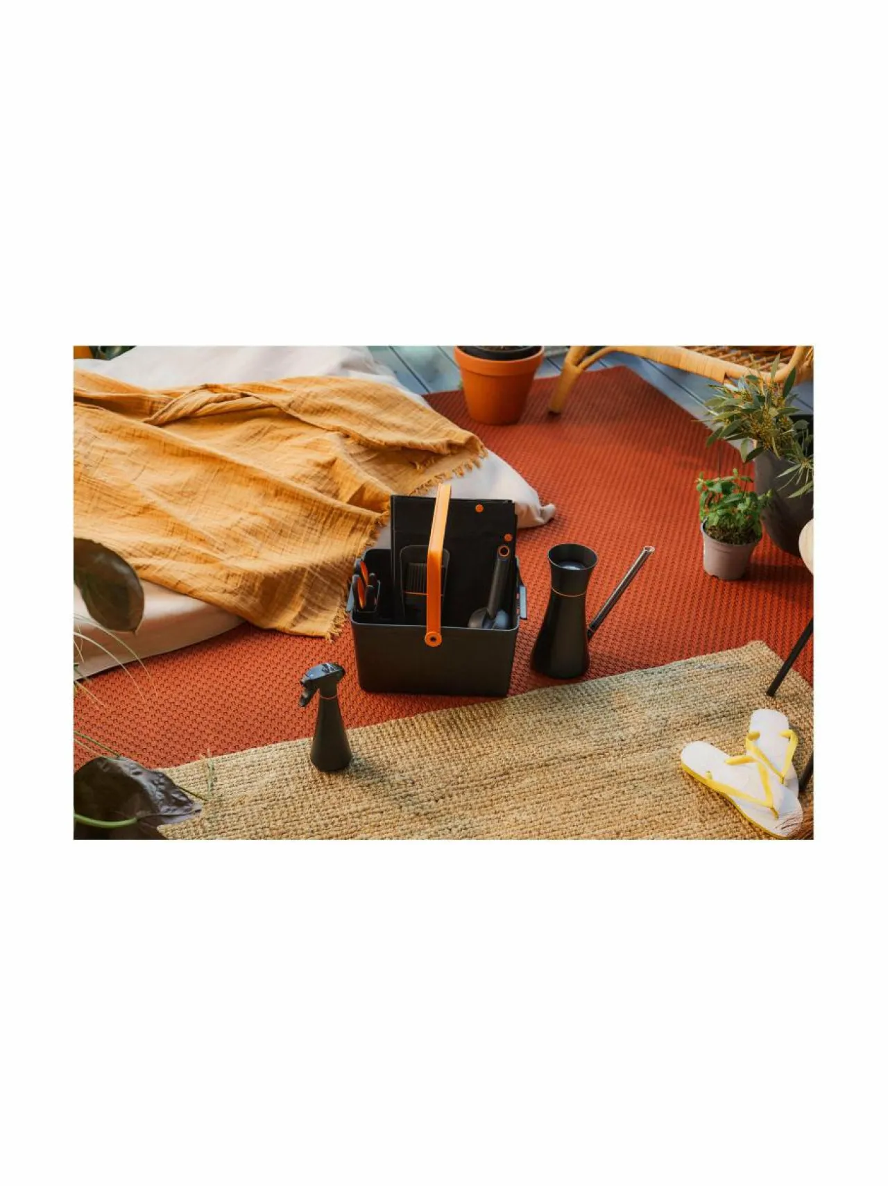 Työkalut<Fiskars Planting Set - multakauha ja harja BLACK