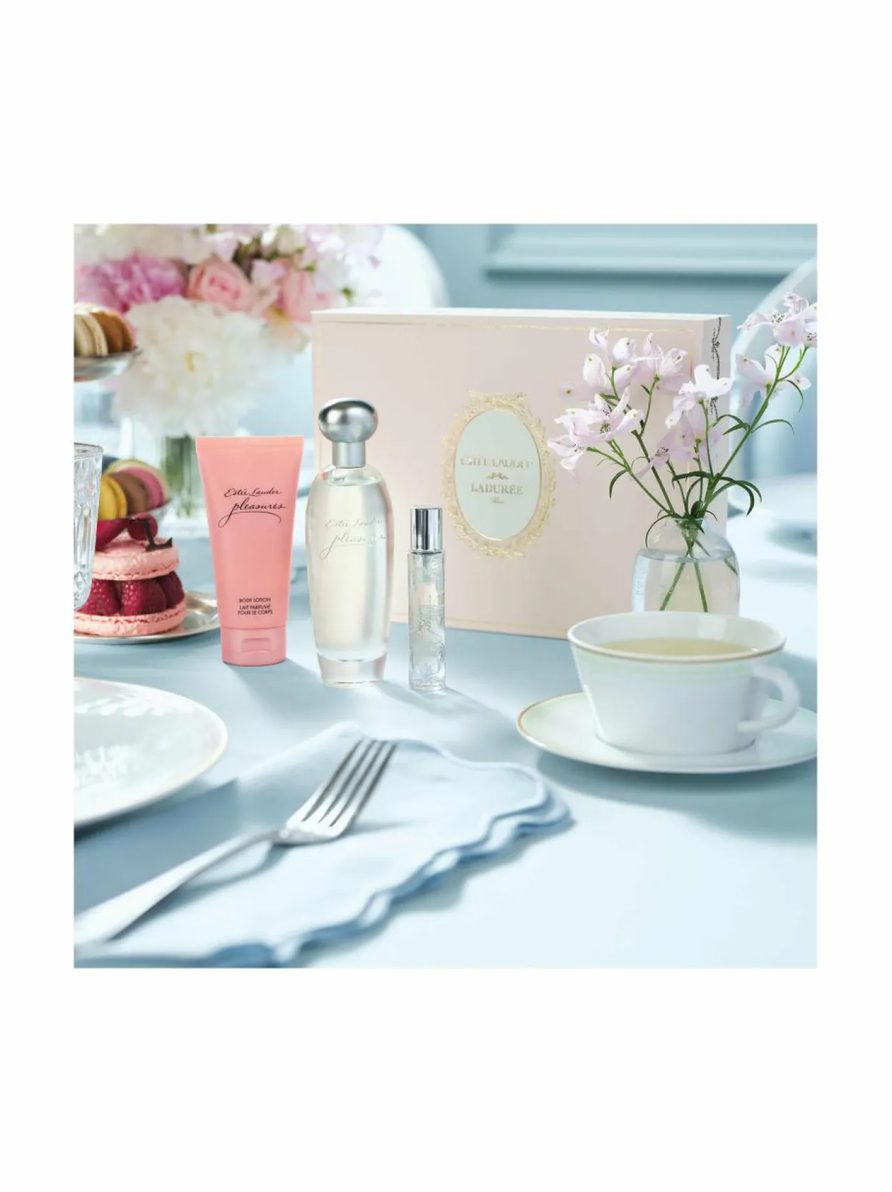 Estée Lauder Pleasures Savor The Moment -tuoksupakkaus^ Tuoksupakkaukset