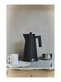 Kahvin- & Vedenkeittimet<Alessi Plissé-vedenkeitin lämpötilansäädöllä 1,7 l B BLACK