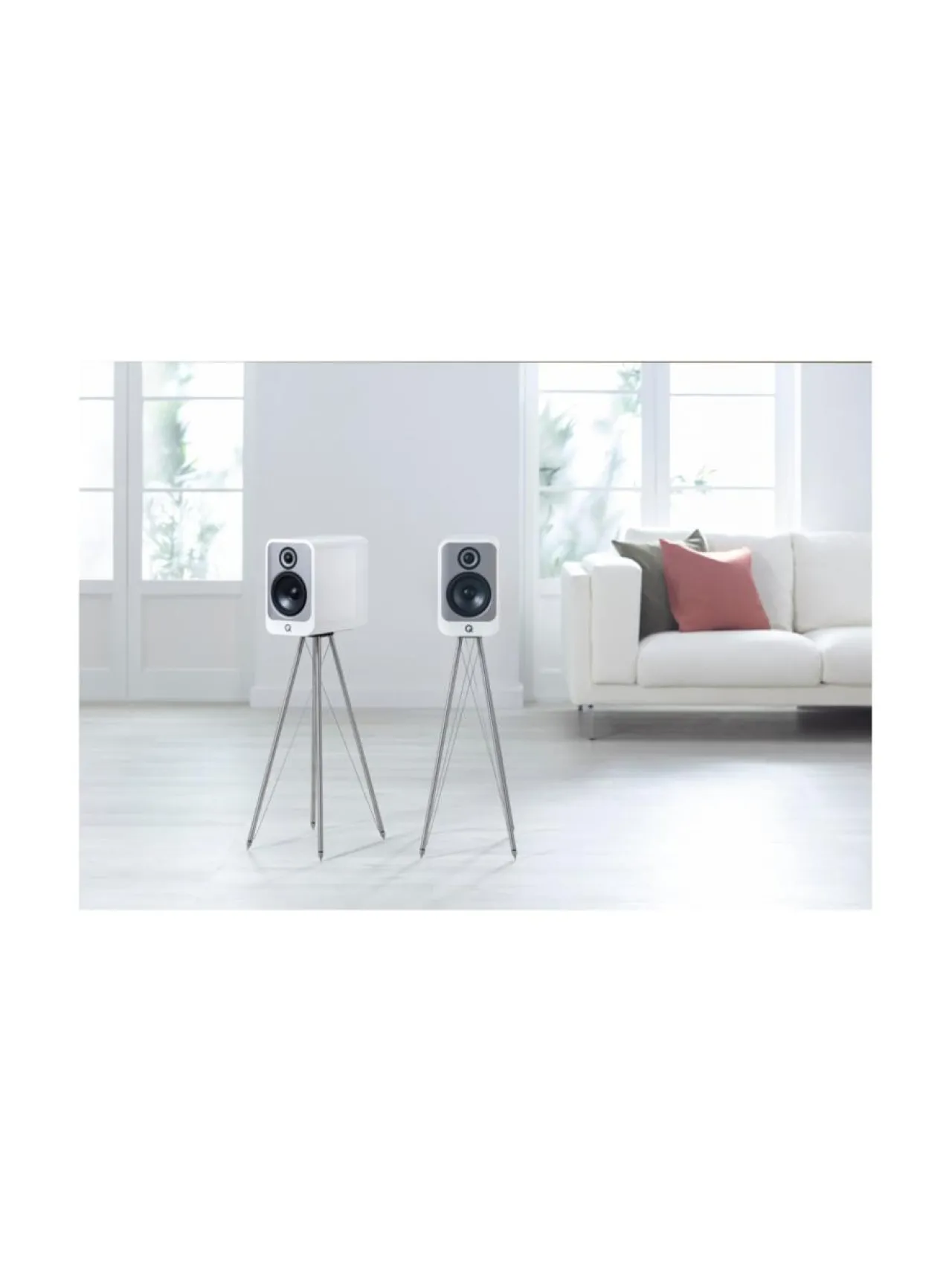 Audio<Q Acoustics Concept 30 jalustakaiutinpari, valkoinen