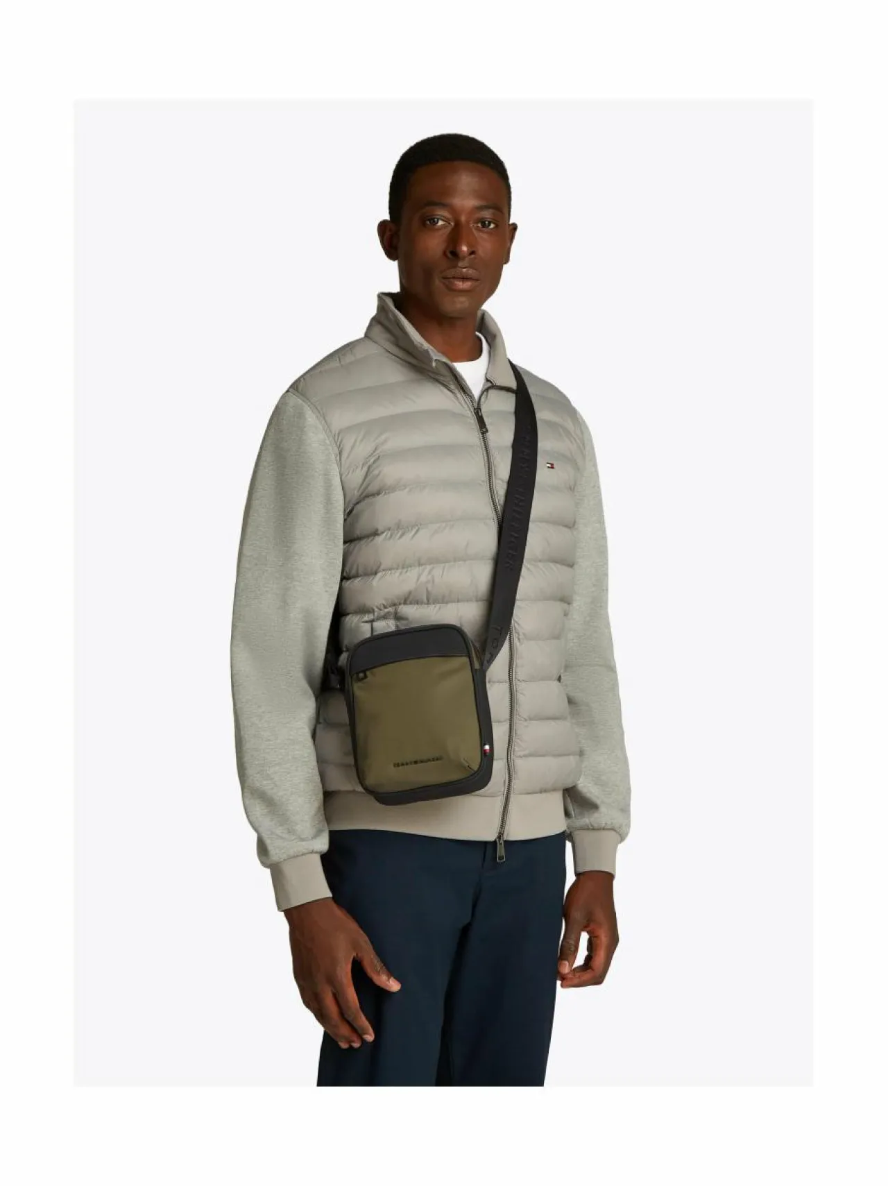 Tietokonelaukut|Tietokonelaukut<Tommy Hilfiger Repreve Mini Reporter -tietokonelaukku RBN ARMY GREEN