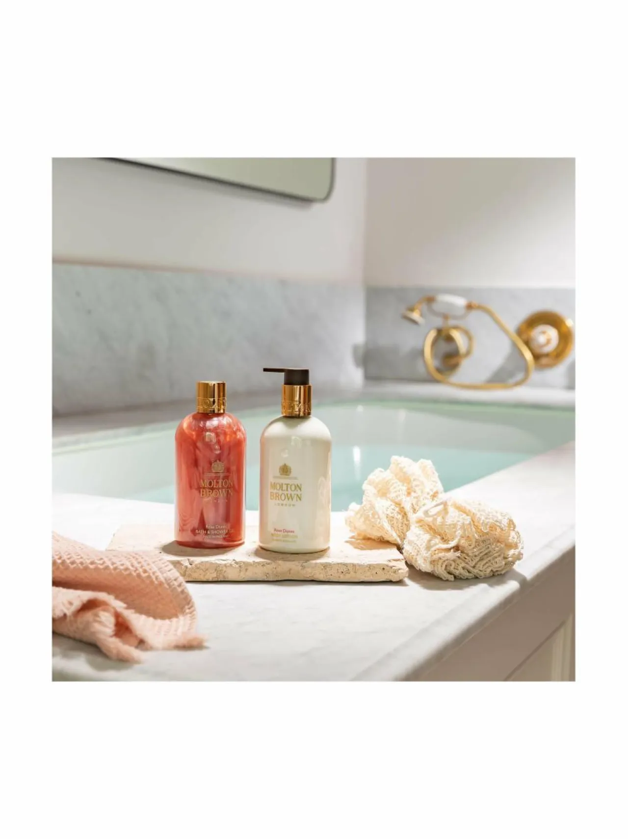 Naiset<Molton Brown Rose Dunes Bath & Shower Gel -kylpy- ja suihkugeeli 300 ml