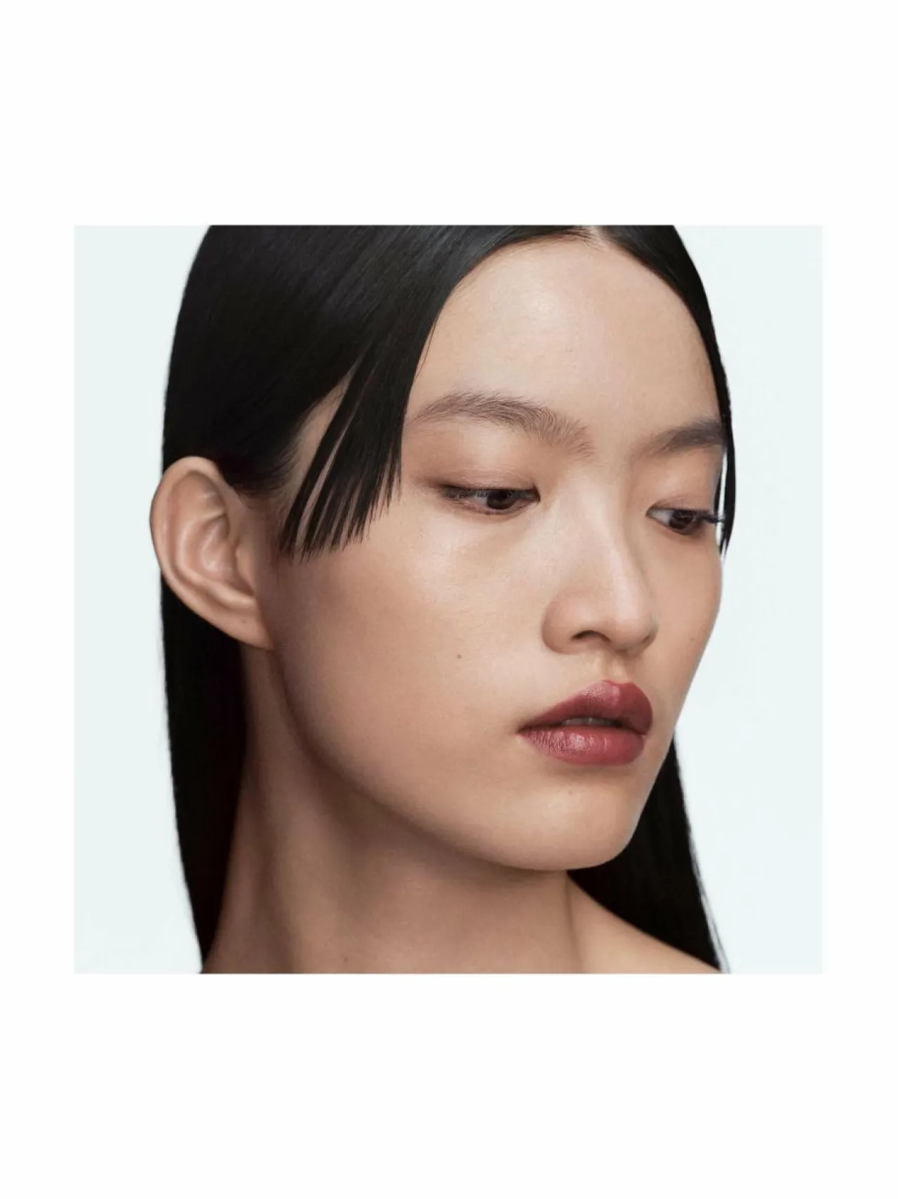 Huulet<BYREDO Satin Lipstick -huulipuna