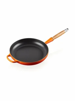 Keitto- & Paistoastiat<Le Creuset Signature-paistinpannu puukahvalla ø 28 cm FLAME