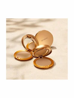 SENSAI Silky Bronze Natural Veil Compact SPF 20 -aurinkosuojameikkipuuteri^ Aurinkotuotteet