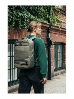 Db Skateboarding Daypack -reppu 20 l^ Reput