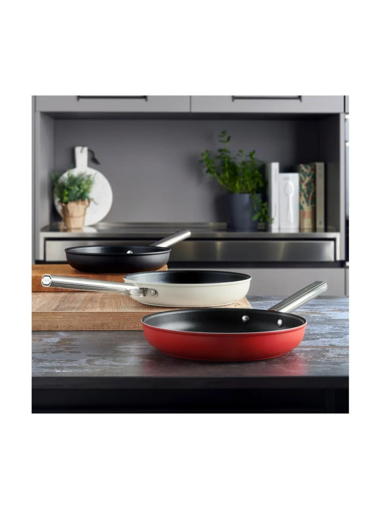 Smeg paistinpannu, punainen 28cm^ Keitto- & Paistoastiat