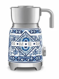 Kahvin- & Vedenkeittimet<Smeg x Dolce & Gabbana "Blu Mediterraneo" -maidonvaahdotin WHITE & BLUE