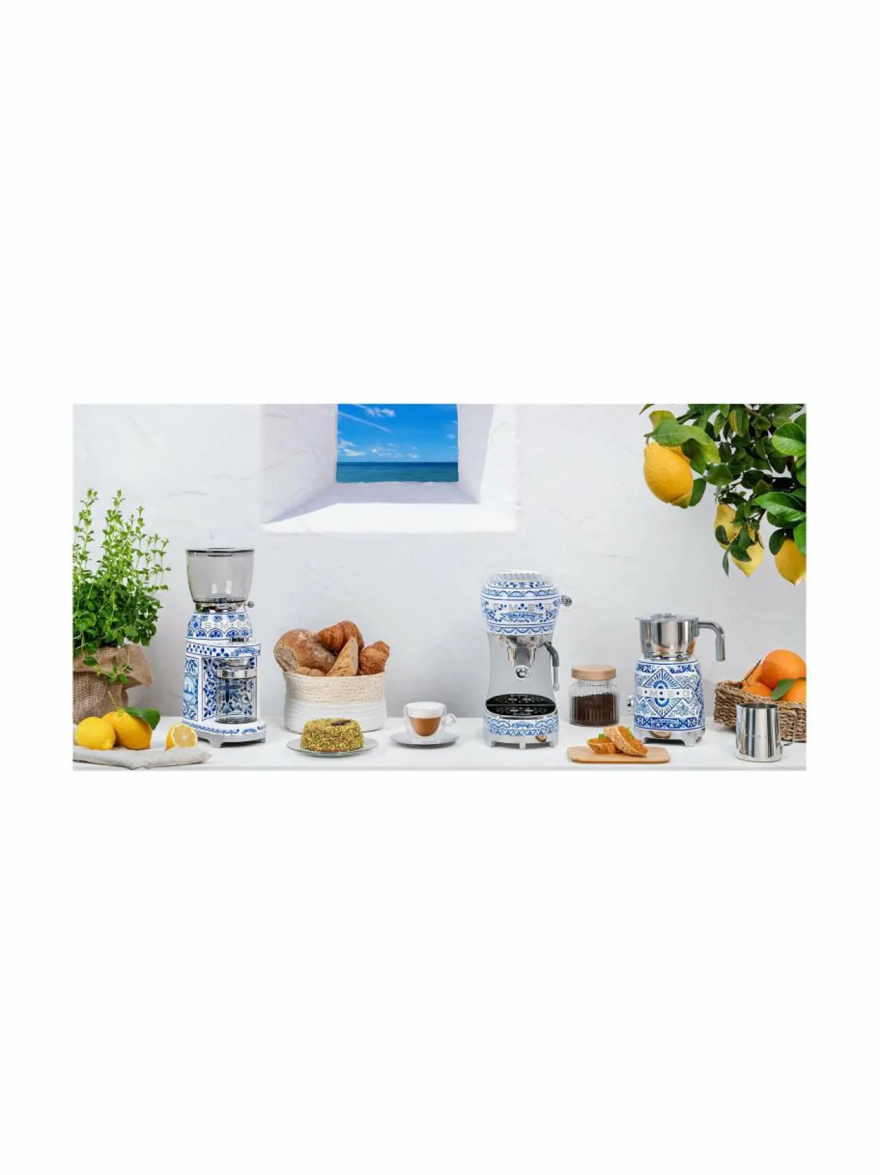 Kahvin- & Vedenkeittimet<Smeg x Dolce & Gabbana "Blu Mediterraneo" -maidonvaahdotin WHITE & BLUE