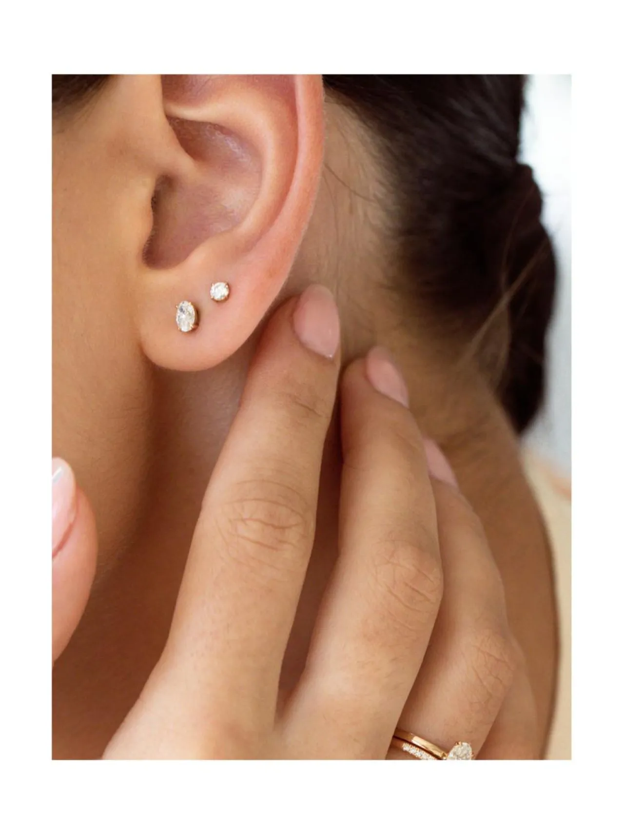 Korut<Macor Jewellery Soli Ovaali -timanttikorvakorut KELTAKULTA
