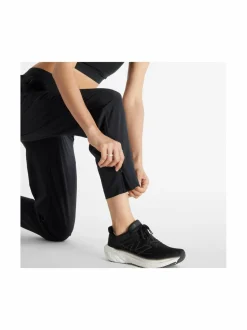 Urheiluhousut & Treenitrikoot<New Balance Sport Essentials Performance -housut BK BLACK
