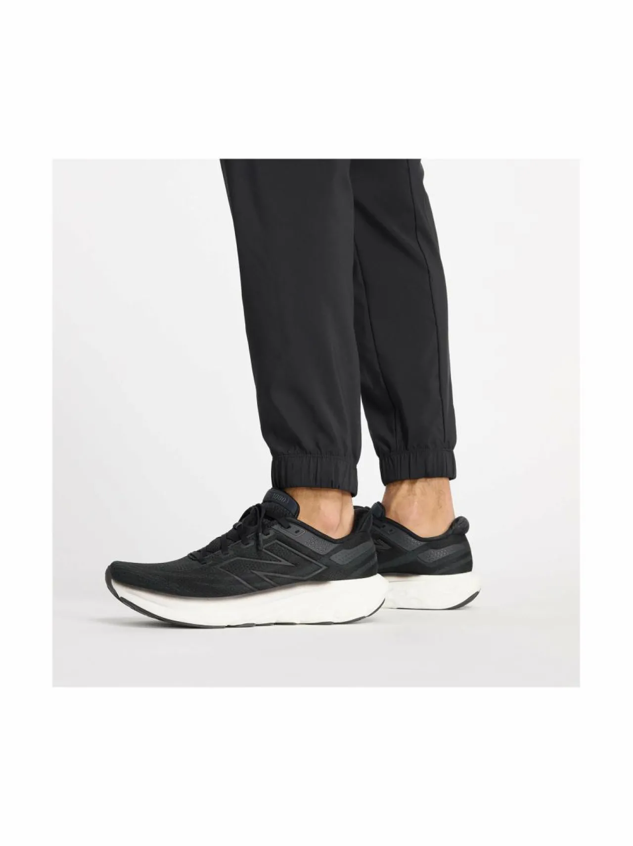 Urheiluhousut & Treenitrikoot<New Balance Sport Essentials Woven Jogger -housut BK BLACK