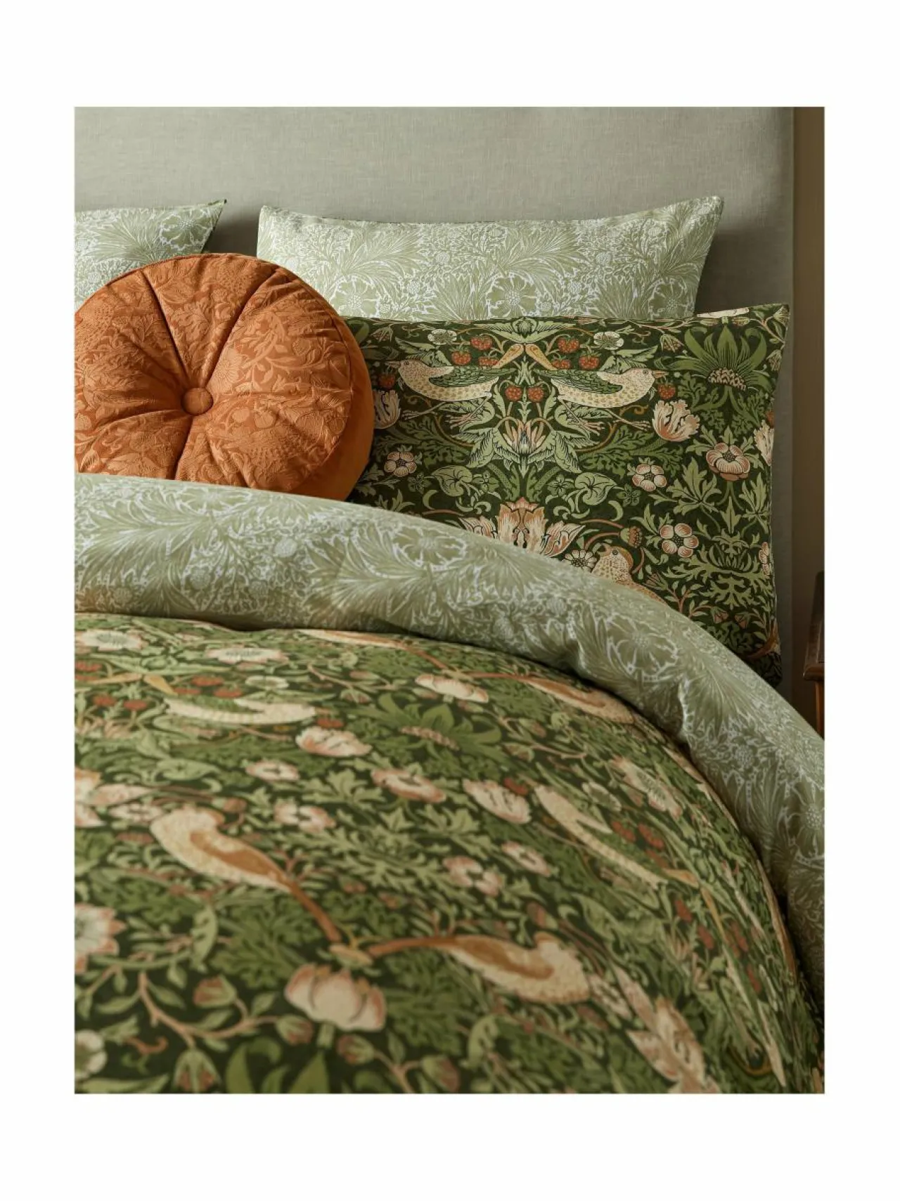 Liinavaatteet<William Morris At Home Strawberry Thief -satiinipussilakanasetti 34 NETTLE GREEN