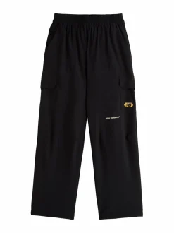 Urheiluhousut & Treenitrikoot<New Balance Street Classics Straight Leg -housut BK BLACK
