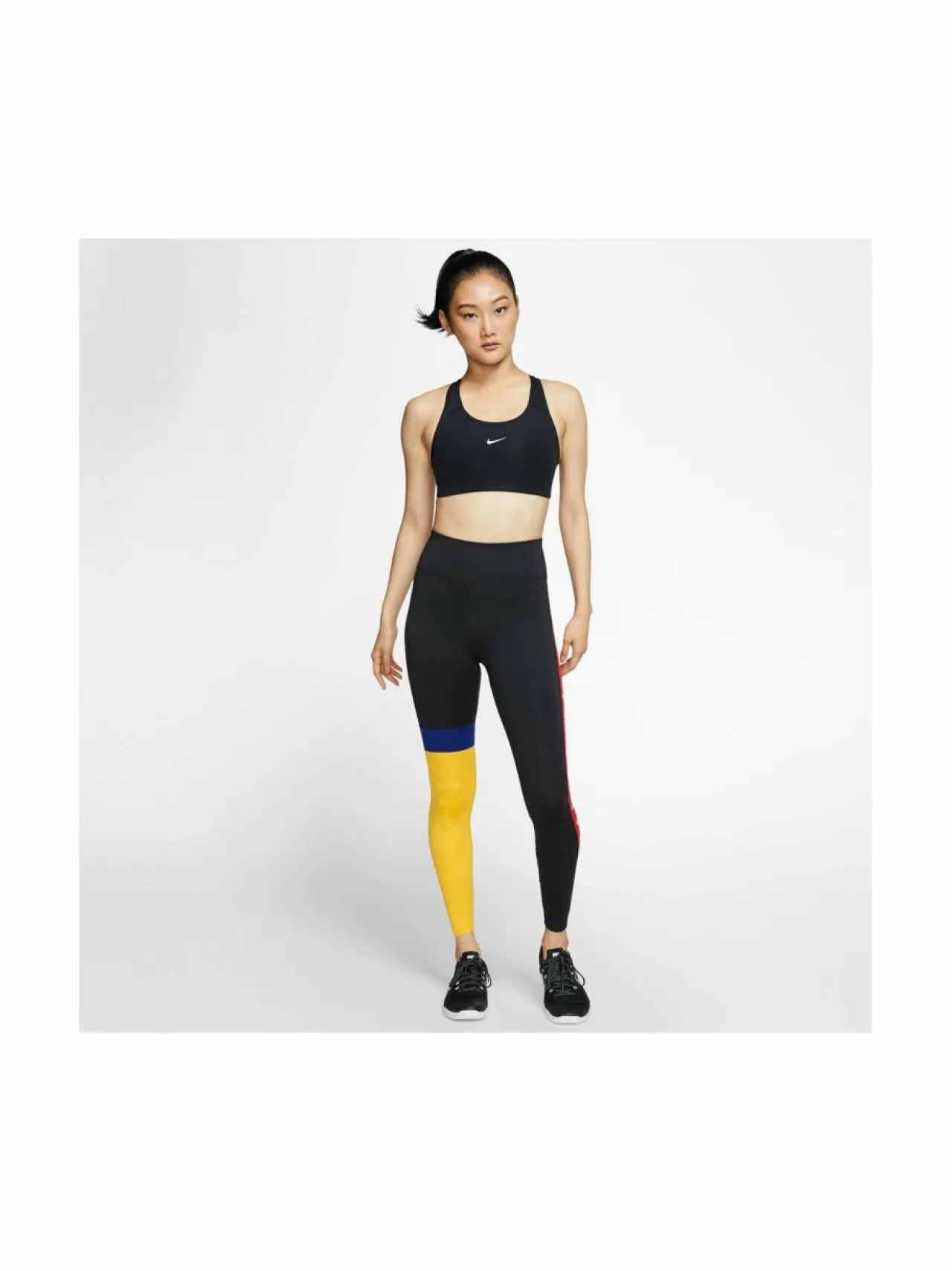 Urheiluliivit & -Kerrastot<Nike Swoosh Medium Support -urheiluliivit BLACK/WHITE