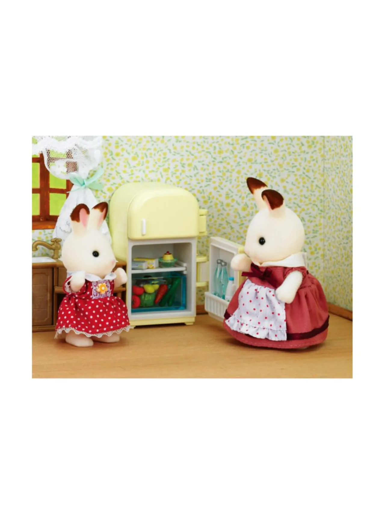 SYLVANIAN FAMILIES Suklaapupuäiti ja jääkaappi^ Nuket & Nuken Tarvikkeet